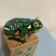 ゼンマイ式 ぴょんぴょんカエルおもちゃ 昭和レトロ - メルカリ