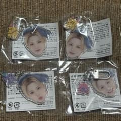 treasure ドヨン カプセルトイ 顔アクキー 喜怒哀楽のサムネイル