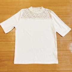 新品　earth シャーリング 衿レーストップスのサムネイル