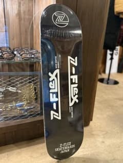 スケボー Z-Flex LEON KAETSU デッキテープ&ステッカー付き スケボー Z-Flex LEON KAETSU デッキテープ&ステッカー付き - メルカリ