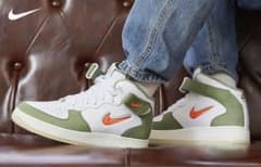 NIKE AIR FORCE 1 MID QSのサムネイル