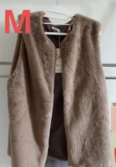 Lutique ファーボアベスト 新品 Mサイズのサムネイル
