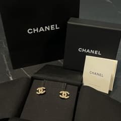 CHANEL ココマーク　パールラインストーン ピアスのサムネイル