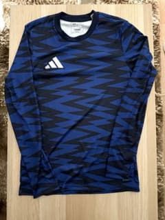 adidas トレーニングウェアのサムネイル