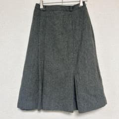 Gray and green pleated skirt, knee-length, wool blend, suitable for autumn and winter.
