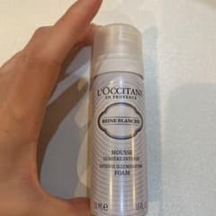 ロクシタン レーヌブランシュ イルミネイティングクレンジングフォーム　50MLのサムネイル