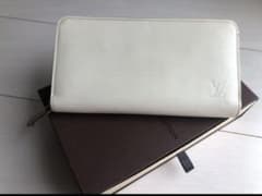 Louis Vuitton ホワイト系 長財布のサムネイル