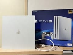 PS4 Pro ホワイト 1TB 本体のサムネイル