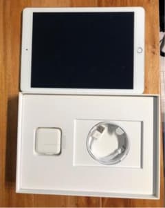 値下げ　美品　i Pad 第5世代のサムネイル