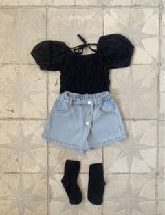 女の子　トップス　パフスリーブ　新品　黒　100のサムネイル