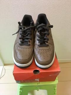NIKEのサムネイル