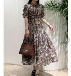 SNIDEL SustainaボウタイプリントワンピースBRWサイズ0インナー付のサムネイル