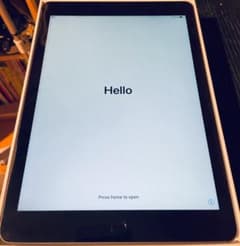 iPad (第6世代) WiFi + Cellular 32GB 未使用品のサムネイル