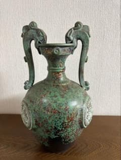 アンティーク　多色多彩彫刻金属　銅・真鍮製　花瓶　双耳　ヴィンテージ　匿名配送 アンティーク調 双耳花瓶 青銅色 レトロ - メルカリ