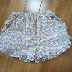 ペアマノン 花柄フリル付きハーフパンツ 140cmのサムネイル