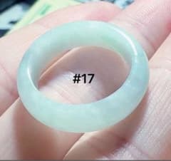 R2-02132天然本翡翠《本物保証》 淡緑色翡翠 指輪約17号 - メルカリ