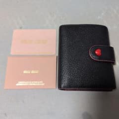 miu miu ミュウミュウ マドラスフォーエバー 二つ折り財布 黒×赤