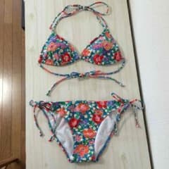 ☆カラフル花柄ビキニ☆のサムネイル