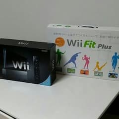 （りのあん様専用）Wii本体黒色+WiiFitPlus+Wiisportsのサムネイル