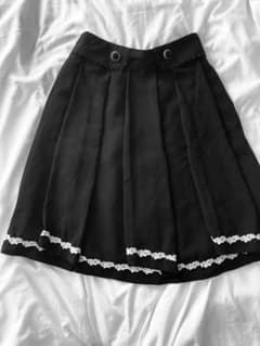 アクシーズファムの黒色スカートのサムネイル