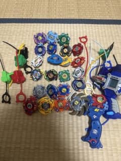 ベイブレード　まとめ売り　23個　ランチャー付きのサムネイル