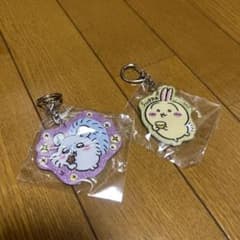 ちいかわ　ラメアクリルキーホルダー3 うさぎ　モモンガ　2点セットのサムネイル