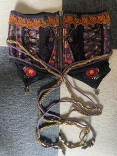 OZZ ONESTE 刺繍コルセット - メルカリ