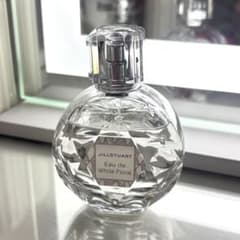 JILL STUART Eau de White Floral 香水のサムネイル