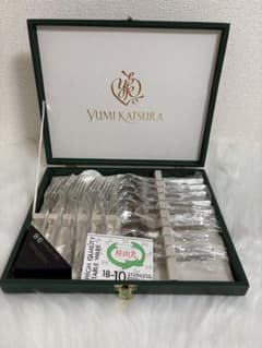E-3 【美品】桂由美 YUMI KATSURA 漆器調 ジュエリーボックス 未使用】桂由美 YUMI KATSURA カトラリー 18点セット COLOUR STREAM