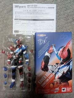 SHFiguarts 가면 라이더 빌드 래빗 탱크 파크 링