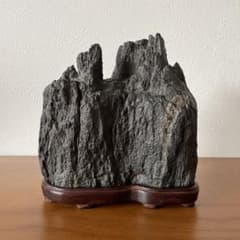水石　鑑賞石　自然石　黒石 水石 黒石 景石 小品石 鑑賞石 盆栽 添え石 自然石 - メルカリ