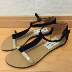 ☆ナノユニバース☆バイカラーフラットＴストラップサンダルのサムネイル
