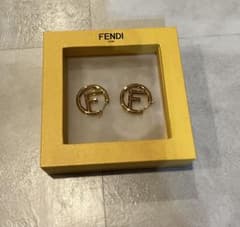 W(プロフ必読)。FENDI エフイズフェンディ フープピアス W(プロフ必読)様専用。FENDI エフイズフェンディ フープピアス - メルカリ