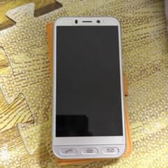 シンプルスマホ　704SHのサムネイル