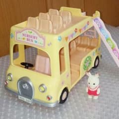 シルバニアファミリー 幼稚園バス うさぎ 人形 車 おもちゃ 玩具のサムネイル
