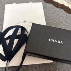 PRADA ギフトボックス 黒のサムネイル