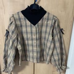 ベージュチェック長袖シャツ 150サイズのサムネイル