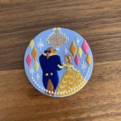 刺繍缶バッジ　ディズニー　ベルのサムネイル