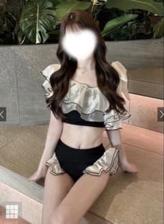 GRL (新品未使用)フリル オフショルダー ビキニ ブラック ホワイトのサムネイル