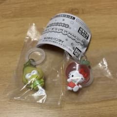 サンリオキャラクターズ くだものめじるしアクセサリー 2点セット ガチャのサムネイル