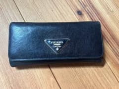 PRADA 長財布 ブラック レザー ロゴプレートのサムネイル
