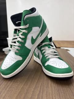 Nike Air Jordan 1 Mid "Lucky Green"のサムネイル