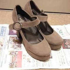 グレーベルト付きツィードパンプスのサムネイル