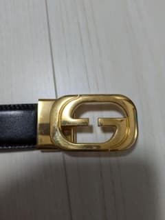 【最終値下げ】GUCCI 黒ベルト 金色バックルのサムネイル