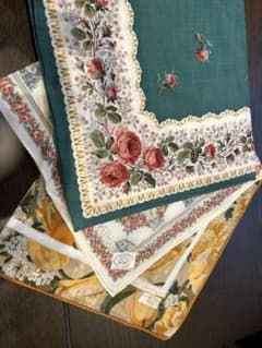 LAURA ASHLEY 花柄ハンカチ 3枚セットのサムネイル