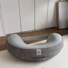 Ergobaby 授乳クッション グレーのサムネイル