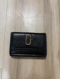 MARC JACOBS 三つ折り財布 ブラック レッドのサムネイル