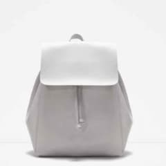 ZARA リュックのサムネイル