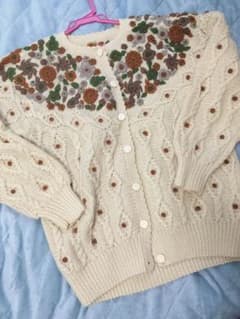 used ニット　刺繍　カーディガンのサムネイル