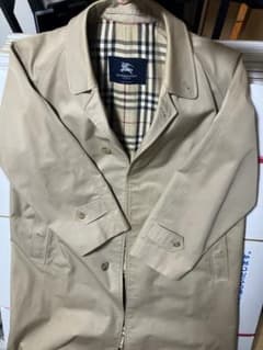 BURBERRY ベージュ トレンチコートのサムネイル